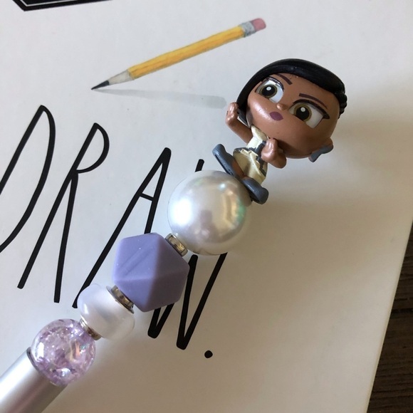Disney Doorables: Raya & the Last Dragon: Namaari handmade beaded pen - Picture 1 of 3